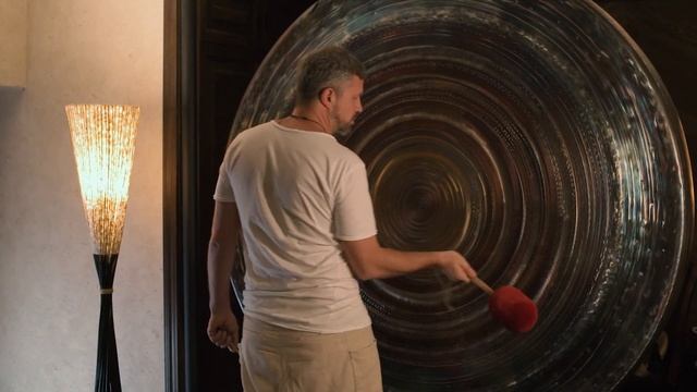 Гонг Медитация с Максимом Лещевым. 26 минут полного погружения. смотреть онлайн