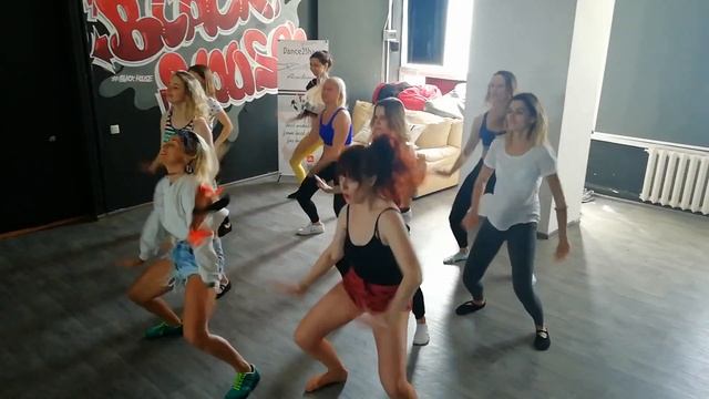 Учимся танцевать самбу с Marina Volkoboy смотреть онлайн