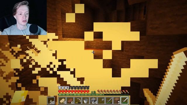 ну да, я живу в пещере Майнкрафт, а что? смотреть онлайн