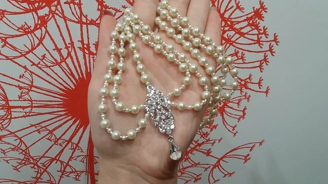 Тикка цвета Айвор с серебристым кулоном смотреть онлайн