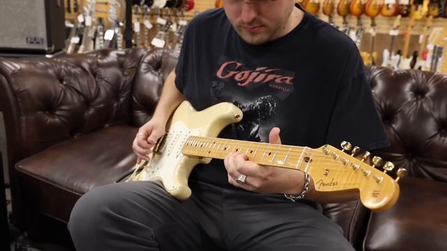 Early 90's Fender Custom Shop Mary Kay Stratocaster | Guitar of the Day смотреть онлайн