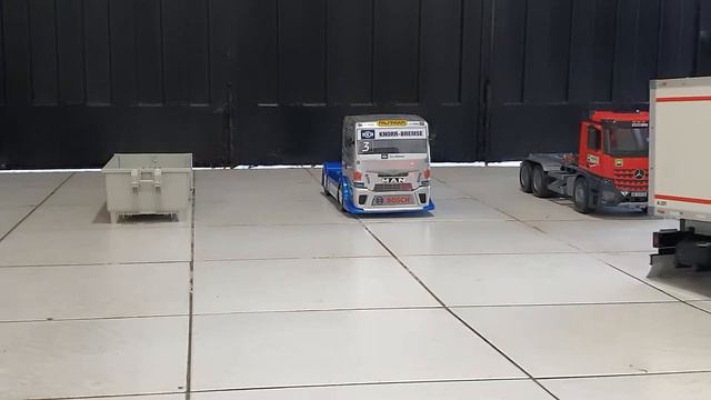 Tamiya Man [estacionamiento] - Truckmodelismo - Hobbies смотреть онлайн