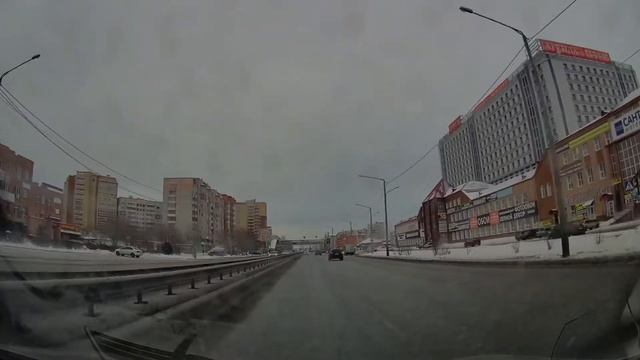 Traffic on the Tyumen city streets/Движение по улицам Тюмени до бюро судмедэкспертизы смотреть онлайн