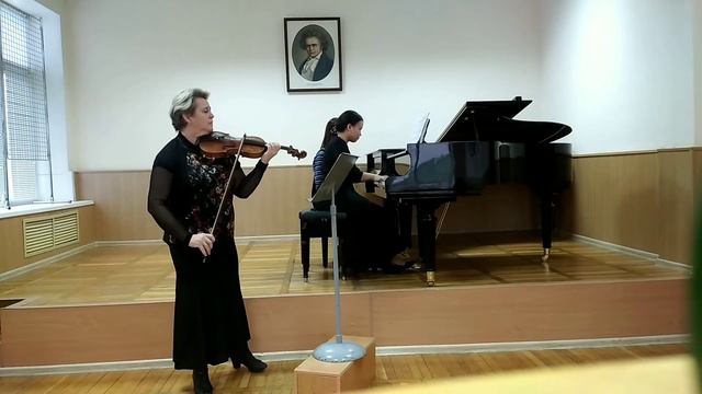 Моцарт - Соната для фортепиано и скрипки e-moll. Закирова Лия смотреть онлайн