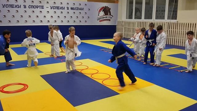 Средняя группа в 44 школе смотреть онлайн
