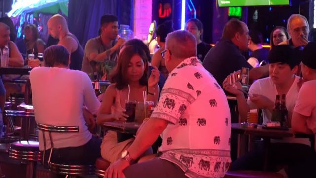 Soi Cowboy Night Scenes - Don't Miss Happy Hour - April 2019 смотреть онлайн