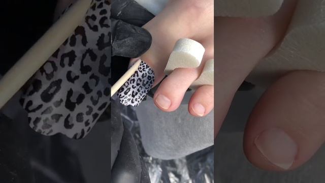 Процесс педикюра и пленки на ногтях #ногтимосква смотреть онлайн