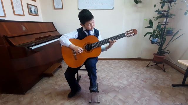 Шактар-оол Туметей, 10 лет. Исполняет Неизвестный автор "Солеарес" , А. Кол "Маленький грек". смотреть онлайн