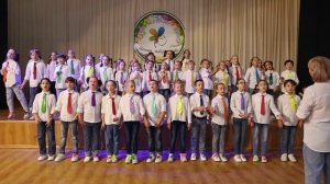 песня "Здравствуйте, мамы" .  Музыка Юрия Чичкова, слова Константина Ибряева.