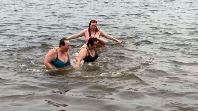 Beautiful WOMEN BATHING IN ICE WATER 4K #4|SWIMMING WINTER | Epiphany Bathing #epiphany #baptism