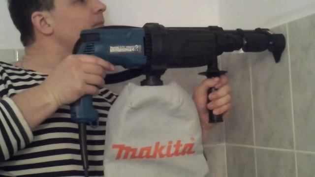 Makita HR2432 с быстрозажимным патроном with keyless chuck смотреть онлайн