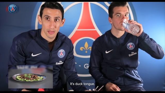 PARIS SAINT-GERMAIN PLAYERS TRY ASIAN FOOD смотреть онлайн