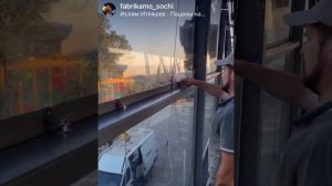 Мягкие окна с ручным подъемным механизмом на роликовых блоках от Фабрики мягких окон в Сочи.