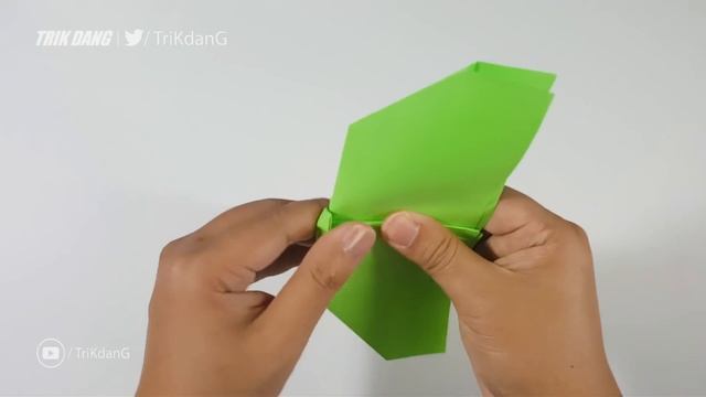 STAR WARS PAPER AIRPLANE - How to make a paper airplane that FLIES WELL | Tie Bomber смотреть онлайн