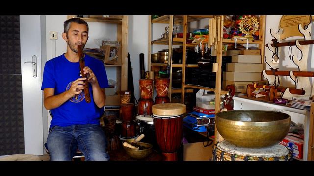 Practising Native American Flute "High Spirits Flutes" with my Background - Filip Jelínek смотреть онлайн