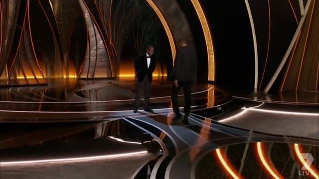 Оскар 2022 Уилл Смит ударил видео Криса Рока перевод Уилл Смит ударил Криса Рока перевод на русско смотреть онлайн