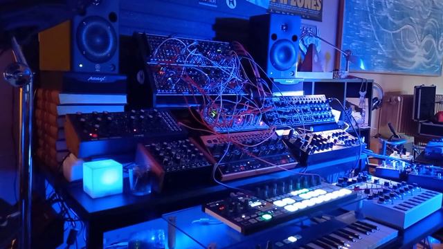 LYRA8 FROM SCRATCH STUDIO LIVE EURORACK MODULAR SEMIMODULAR SYNTH VST JAM NOTHING PLANNED IMPROV смотреть онлайн