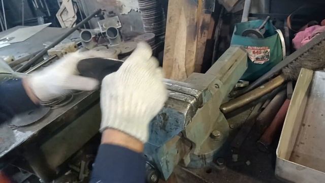 ОТец сделал конический колпак на трубу вентиляции смотреть онлайн