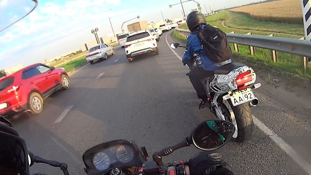Hоnda cbr 900 VS Yamaha Diversion 600. смотреть онлайн