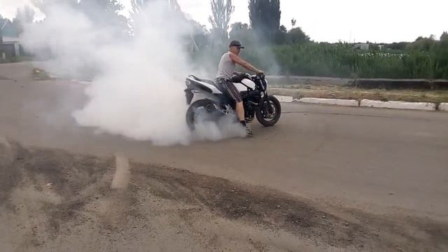 Suzuki gsr 600 горит резина смотреть онлайн
