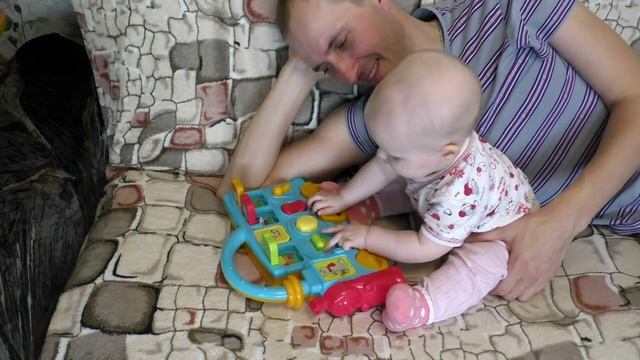 ПРОКАЛЫВАЕМ УШИ РЕБЕНКУ ♥ Бьем посуду и разливаем чай смотреть онлайн