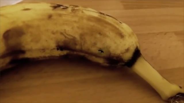 Big Spider Pops Out Banana смотреть онлайн