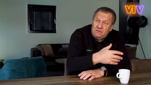 Koffie met Boskamp: Hoe is het nu met Jan? | VI VANDAAG смотреть онлайн