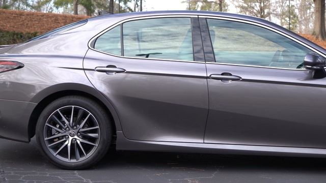 2021 Toyota Camry AWD XLE Exterior & Interior in 4K смотреть онлайн