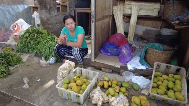 Amazing life in a traditional market of Indonesia || Kudus, Central java province смотреть онлайн