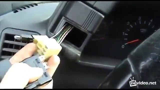 как открыть ваз 2110 без ключа и завести