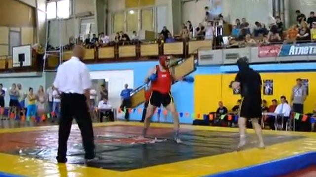 Чемпионат Украины по ушу-саньшоу Бровары 2011. Ушкалов - Баток 85кг. 1 раунд смотреть онлайн
