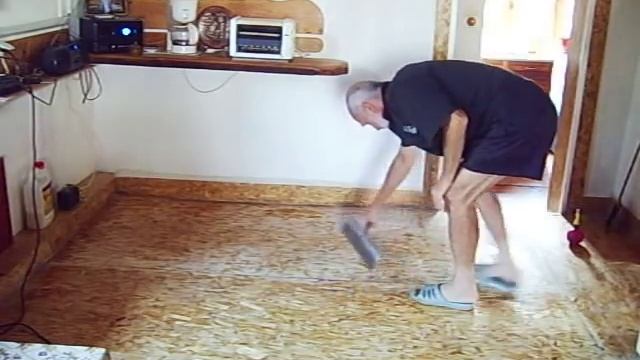 Ремонт пола из OSB плит - циклёвка и стартовая лакировка смотреть онлайн