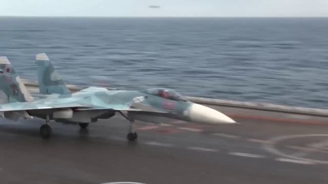 В Санкт-Петербурге предложили заменить авианосцы плавучими причалами!