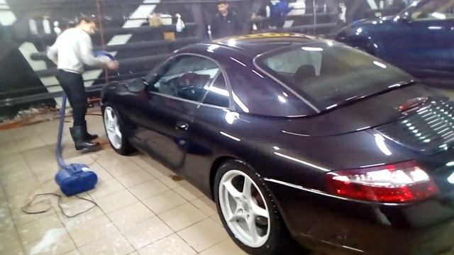 Мойка Porsche 911 с керамической обработкой