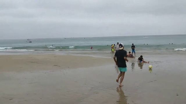 Короткое видео с одного из неплохих пляжей Эквадор, Салинас. смотреть онлайн