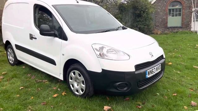 Peugeot Partner 1.6 HDI S L1 850 Panel van 4dr Diesel Manual SWB (132 g/Km 90 BHP) смотреть онлайн