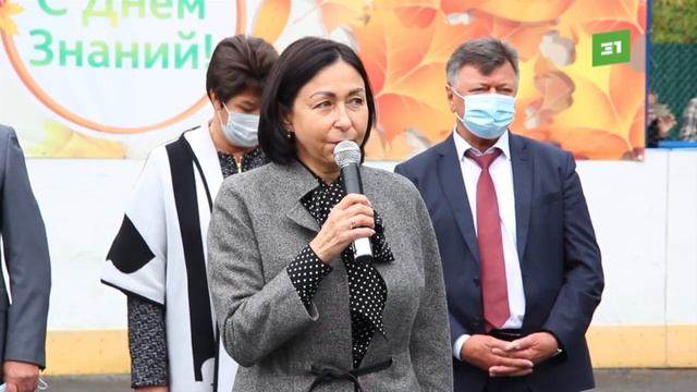 С Днем знаний! В Челябинске за парты сели рекордные 17 тысяч первоклассников смотреть онлайн