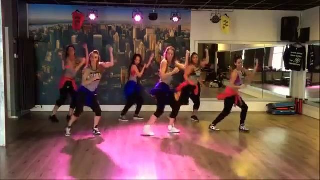 Классный. Танец под музыкой Опа Джентльмен смотреть онлайн