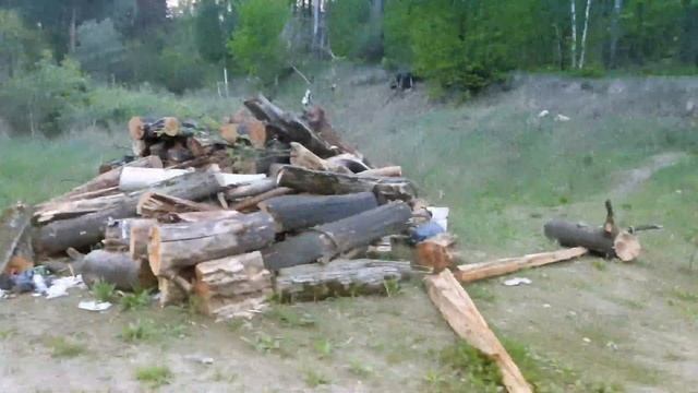 Красивые облака на закате и раскаты грома на снежной свалке Заречного в 19:45 в четверг 13/05/2021 смотреть онлайн