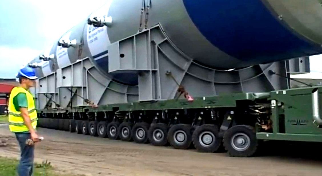 ЭТО НЕВЕРОЯТНО! ЭКСТРЕМАЛЬНАЯ ПЕРЕВОЗКА НЕГАБАРИТНЫХ ГРУЗОВ.mp4