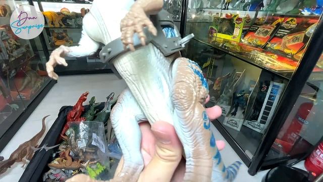 132 DINOSAURS COLOSSAL BOX Jurassic World vs Jurassic Park T-REX Scorpios Rex Carnotaurus Suchomimu смотреть онлайн