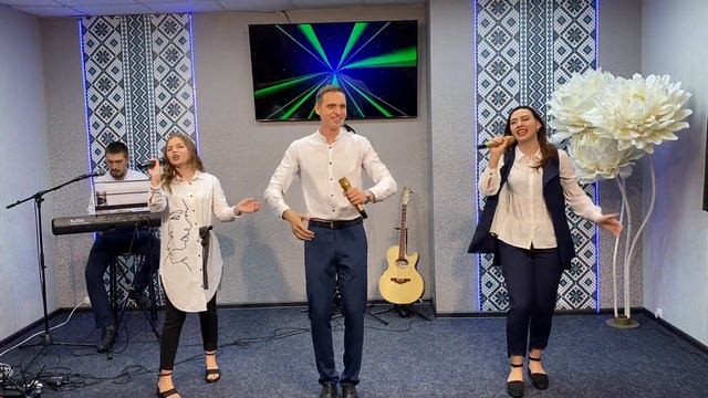 Народ новый восстает в стране! Дом Изобилия смотреть онлайн