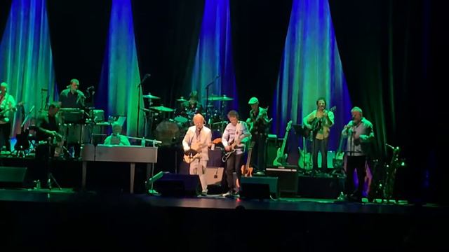 Al Jardine W/ Brian Wilson - “Looking At Tomorrow” Live At the Beacon Theatre NY 9-26-2019 смотреть онлайн