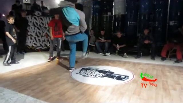 Кабан vs Вано - BOOM BOX BATTLE - Break dance pro 1x1 смотреть онлайн