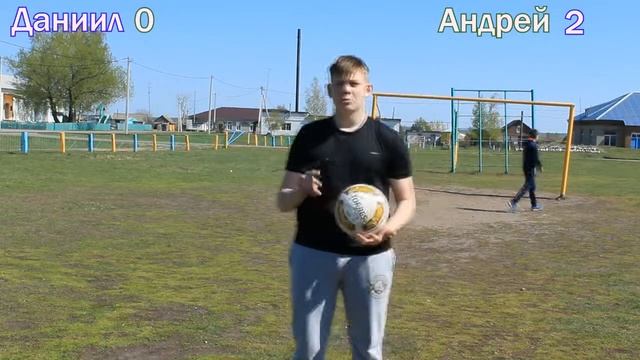 Слепили мяч из скотча, потому что можем это сделать. смотреть онлайн