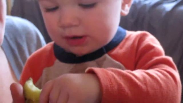 Silas eats apple skype смотреть онлайн