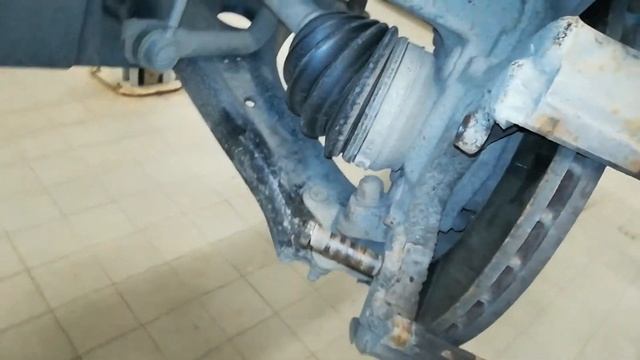 Volkswagen Jetta восстановление резьбы в поворотном кулаке под направляющий палец суп смотреть онлайн