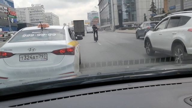 Моноколёсный спринтер#москва#город#моноколесо#улицымосквы#улицаавтозаводская# смотреть онлайн
