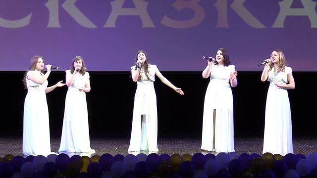 Поющие голоса за тихой рекою смотреть онлайн