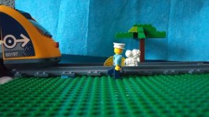 Лего машинист. Как убрать упрямую овцу с рельс.